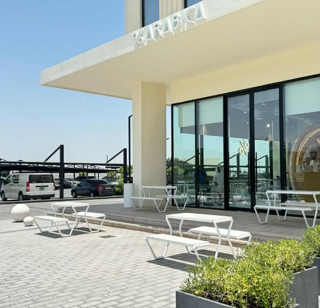 Sleeps 5, Luxe Apartment In Al Mamsha, Sharjah