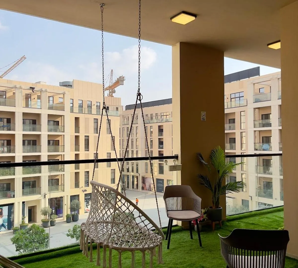 Sleeps 5, Luxe Apartment In Al Mamsha, Sharjah