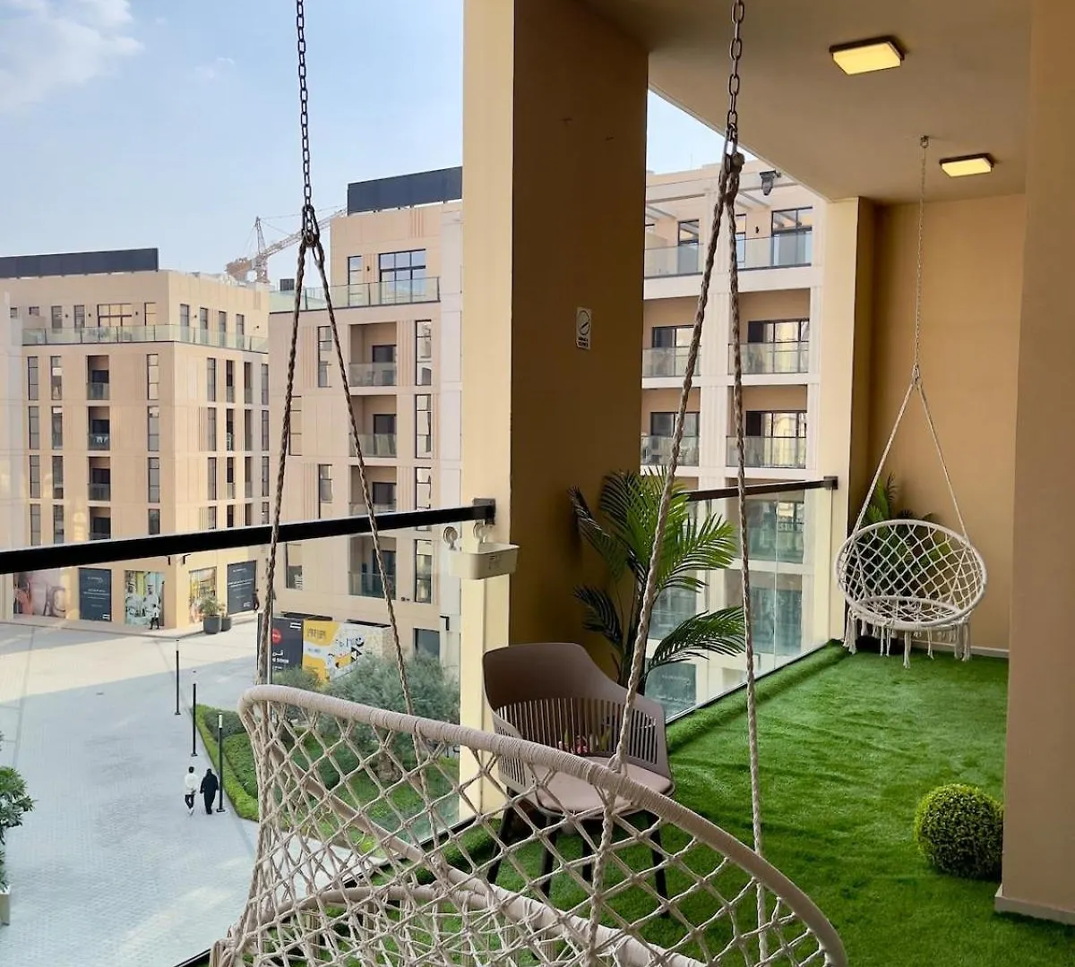 Sleeps 5, Luxe Apartment In Al Mamsha, Sharjah