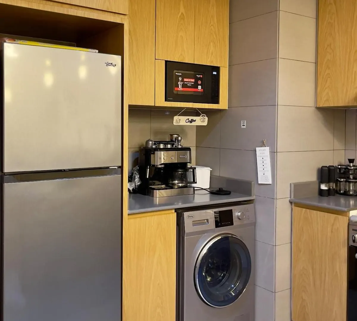 Sleeps 5, Luxe Apartment In Al Mamsha, Sharjah