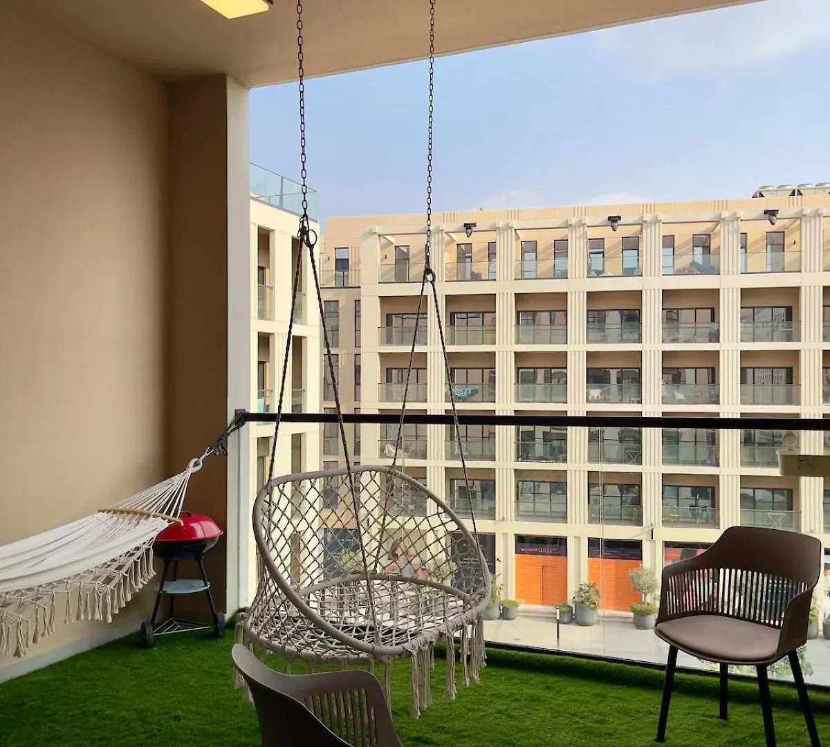Sleeps 5, Luxe Apartment In Al Mamsha, Sharjah United Arab Emirates