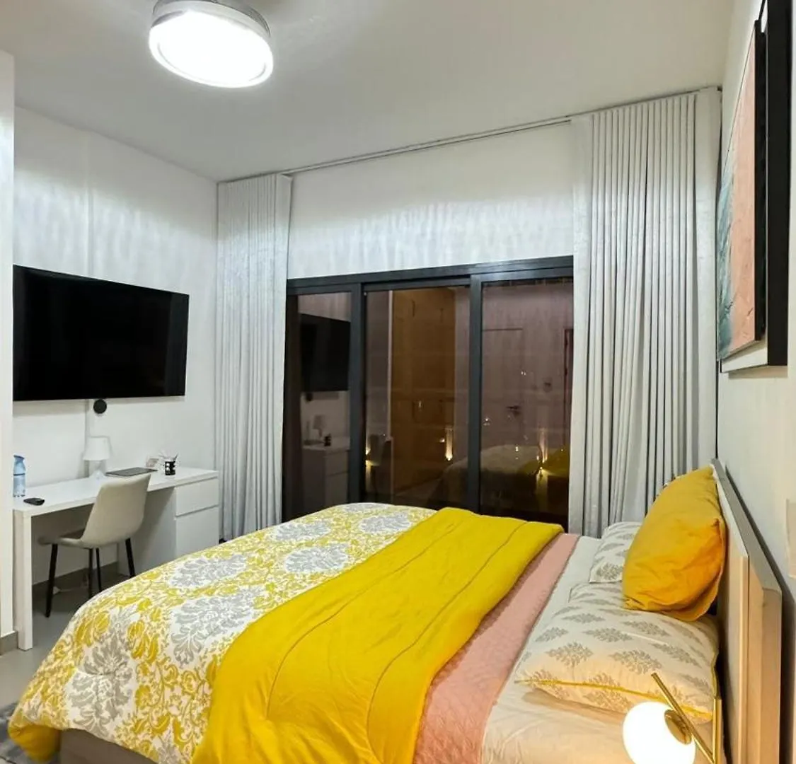 Sleeps 5, Luxe Apartment In Al Mamsha, Sharjah