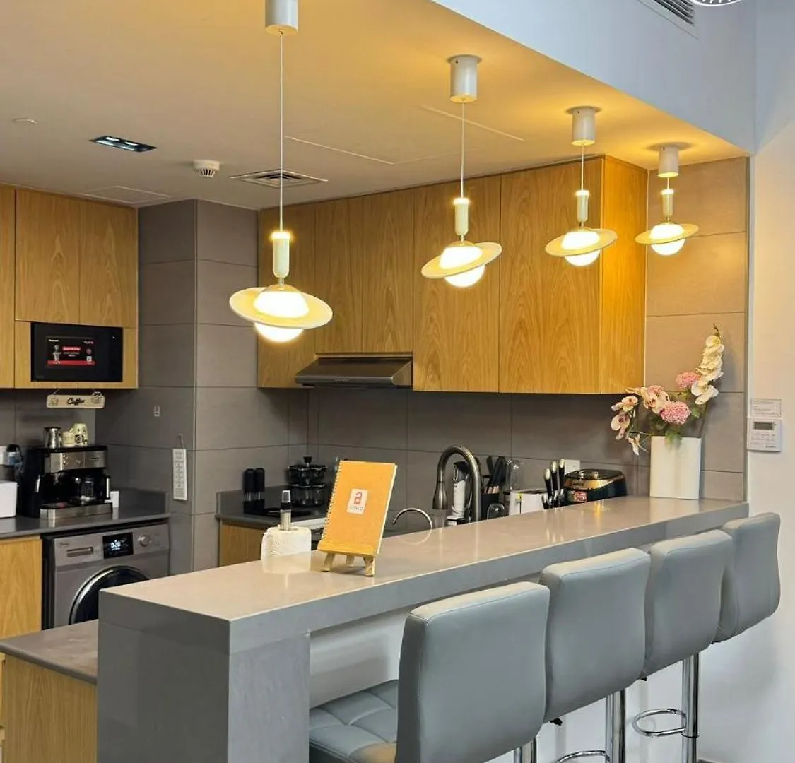 Sleeps 5, Luxe Apartment In Al Mamsha, Sharjah